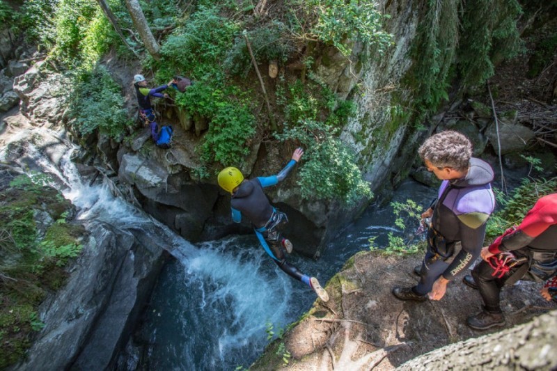 800x600-canyoning-1-5869091-110674