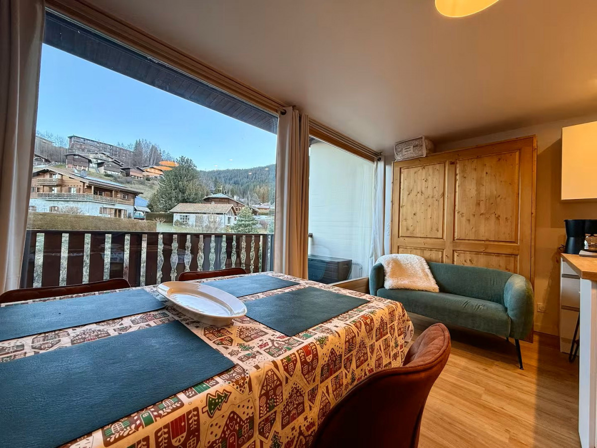 0315b070-b8de-4b50-8ddd-61150eddc4f1-8772568