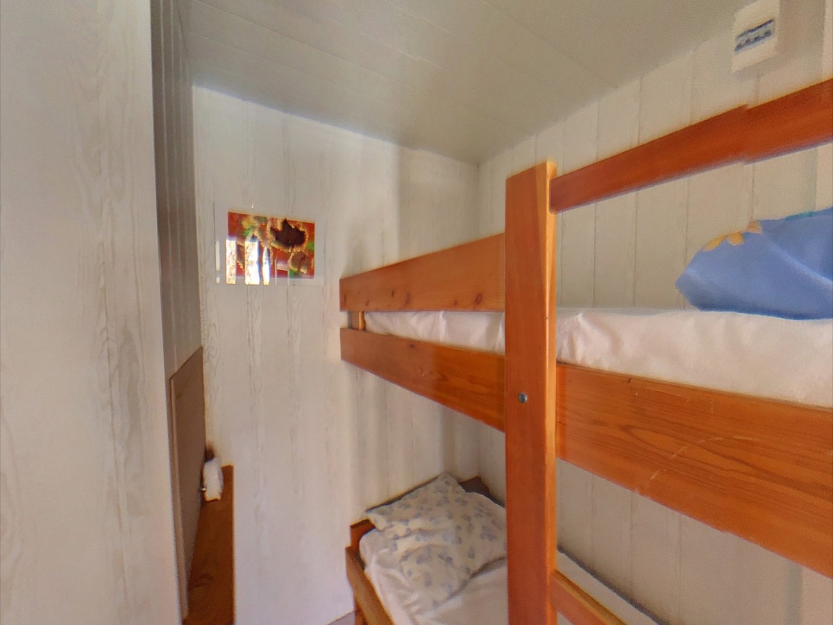 AT313 - Coin cabine
