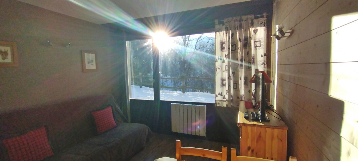 VAL587_2023_web_img_00131