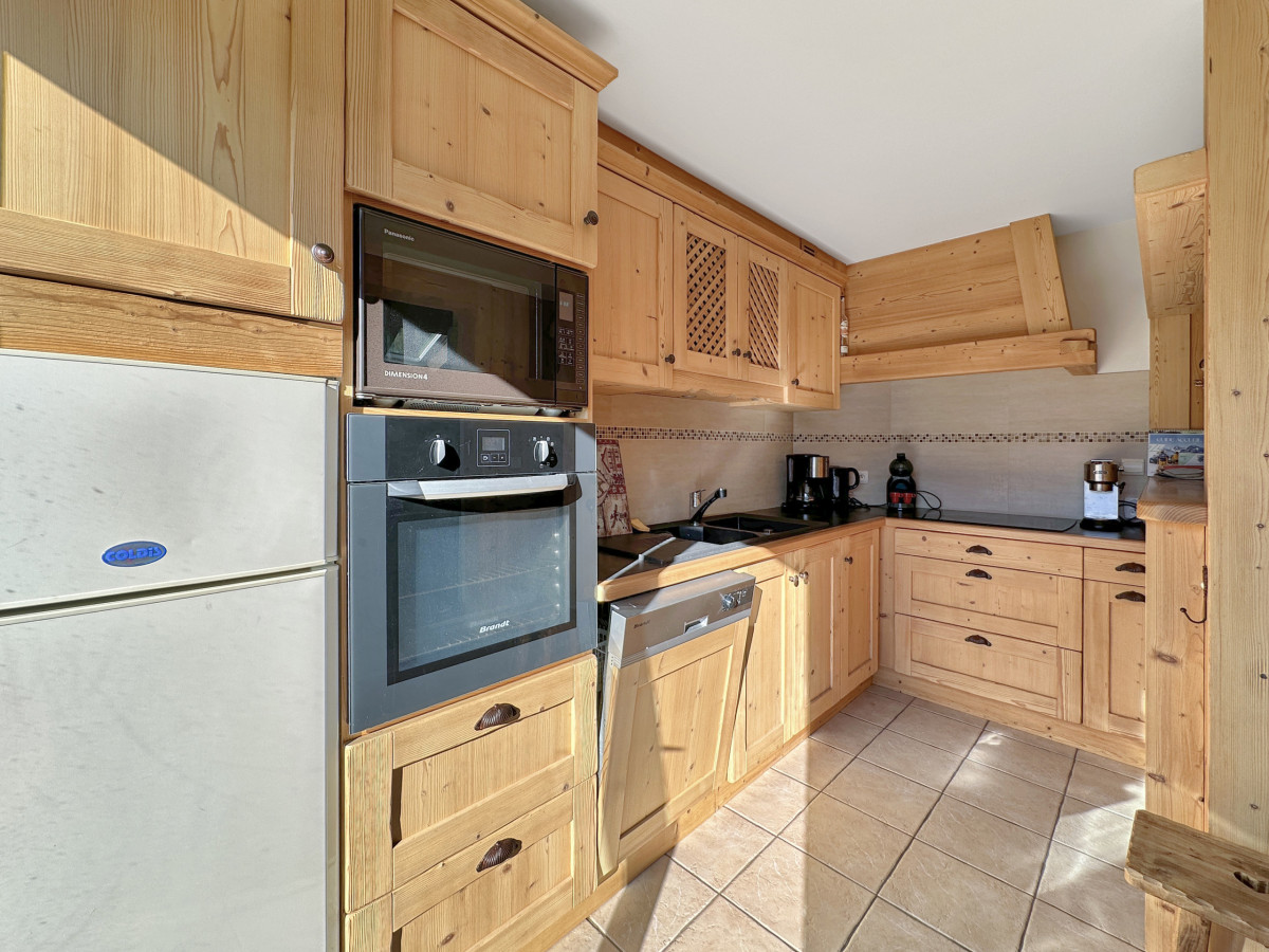 b5a8d1c6e82d99535fc299c31c9b48bb82669986