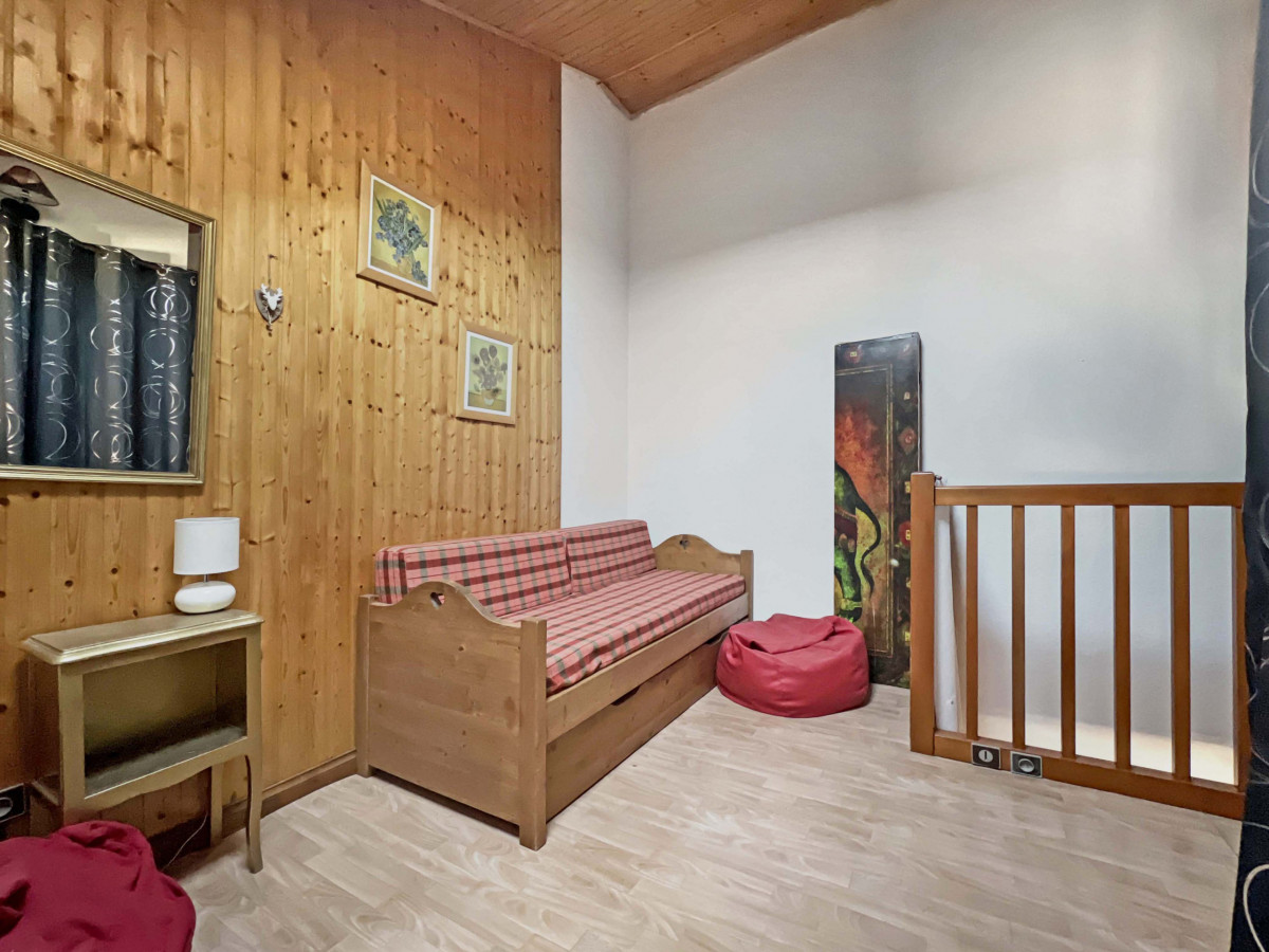 1e19e236f0415a2310eeacff62ce342991384e77