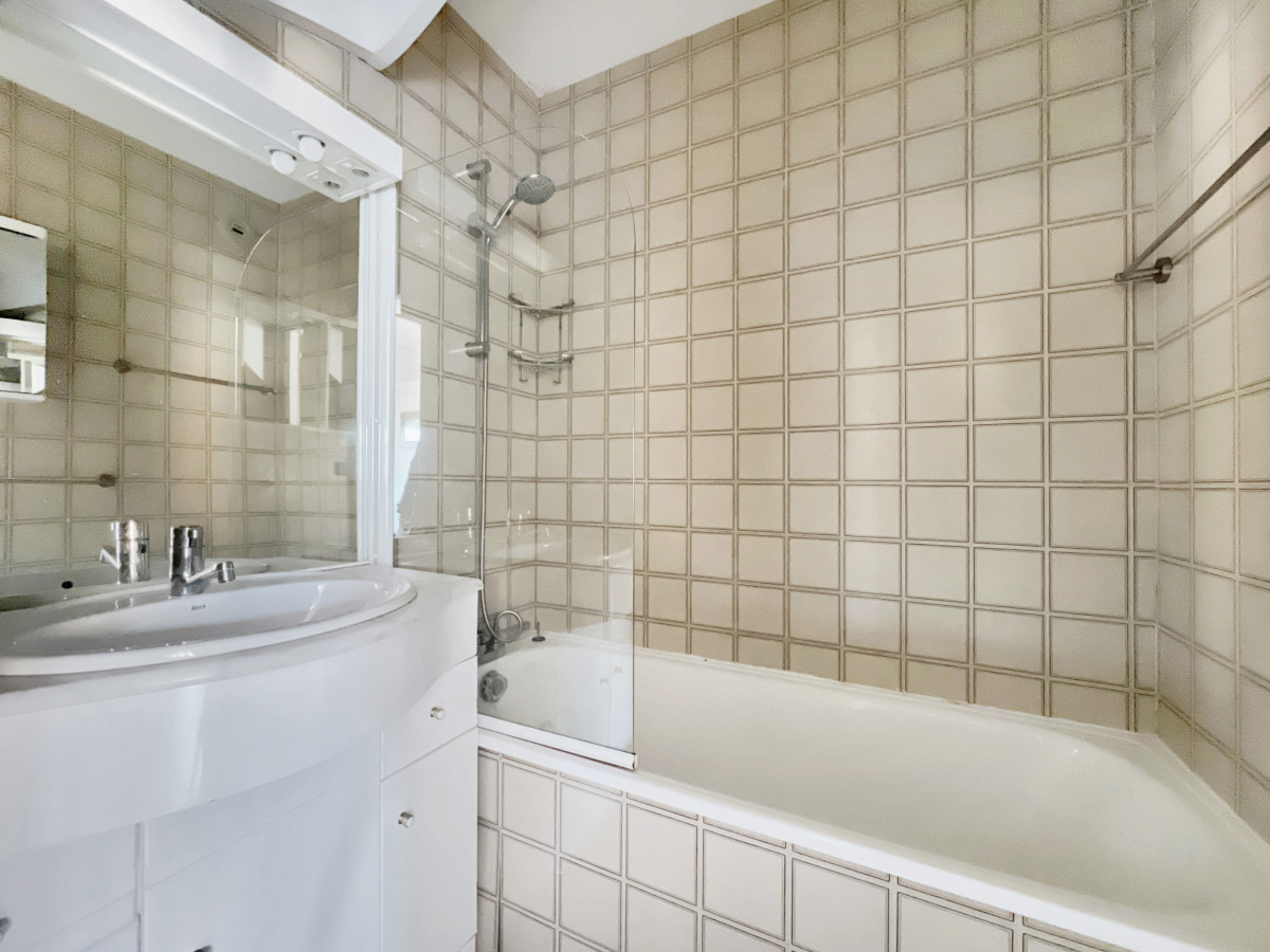 9242b3000e8f5db382c38877e5b60e9d24855a87