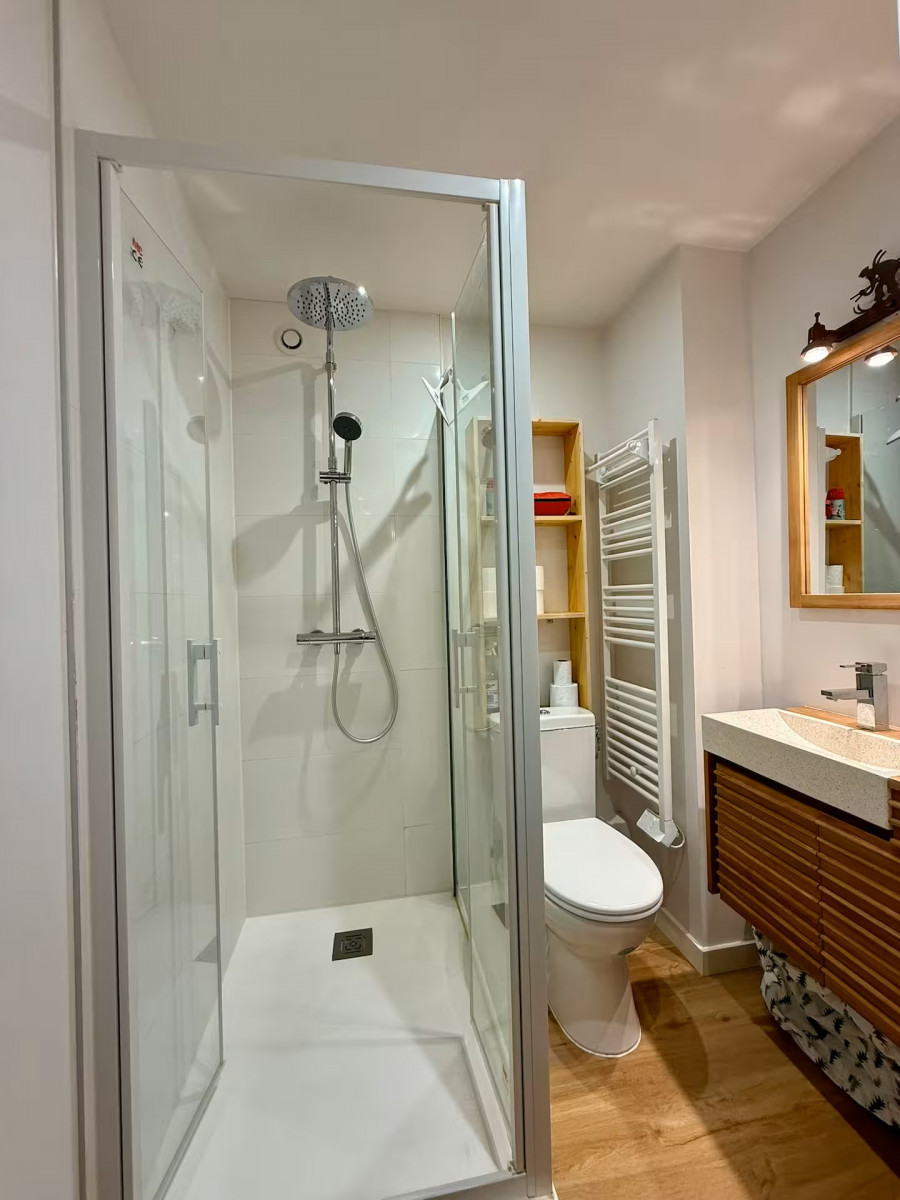 214693fb-0d33-4be6-b36b-b7e643f62c8d-8772572