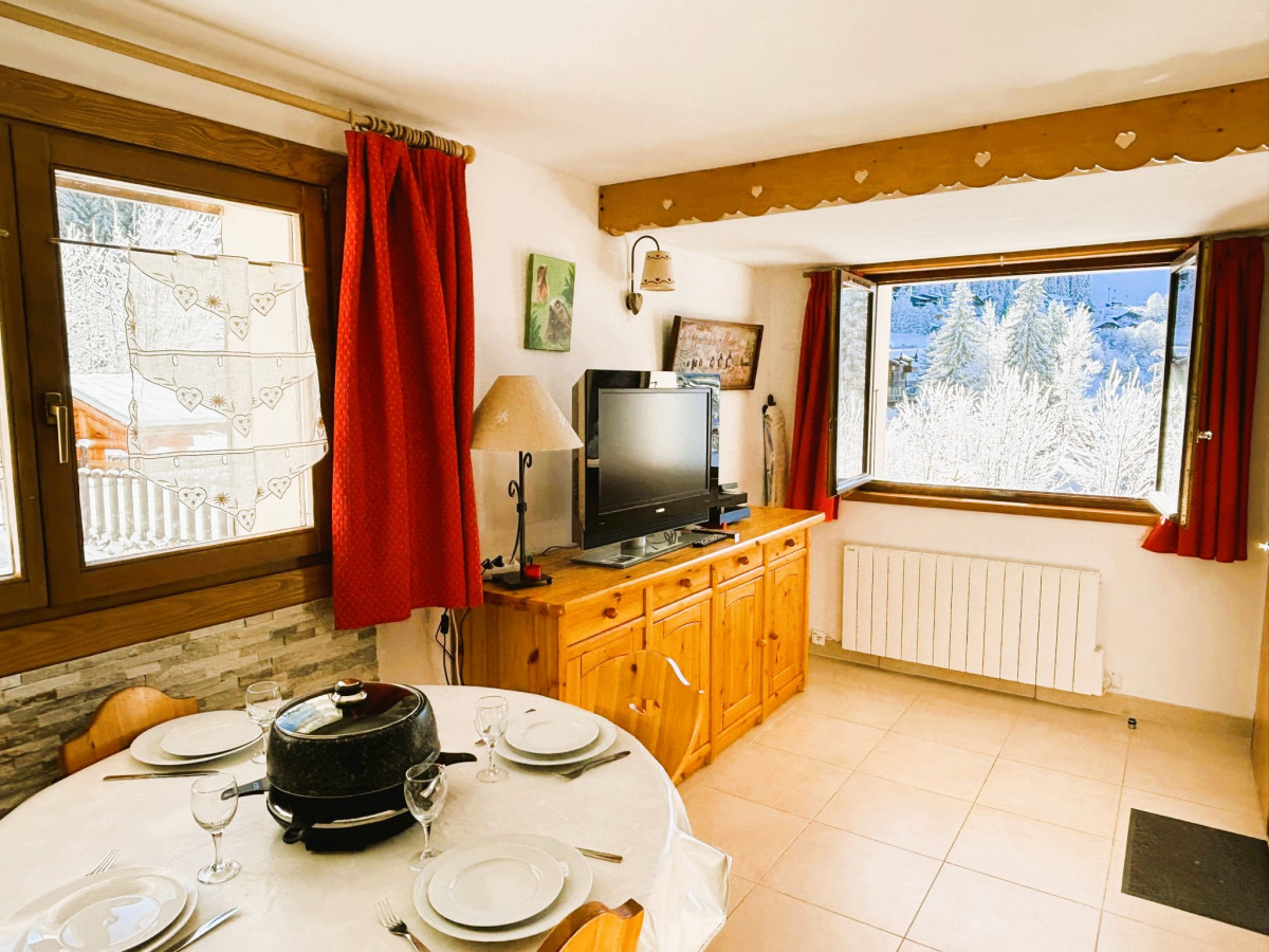 3-chalet-adret-les-marmottes-coin-repas-6965738