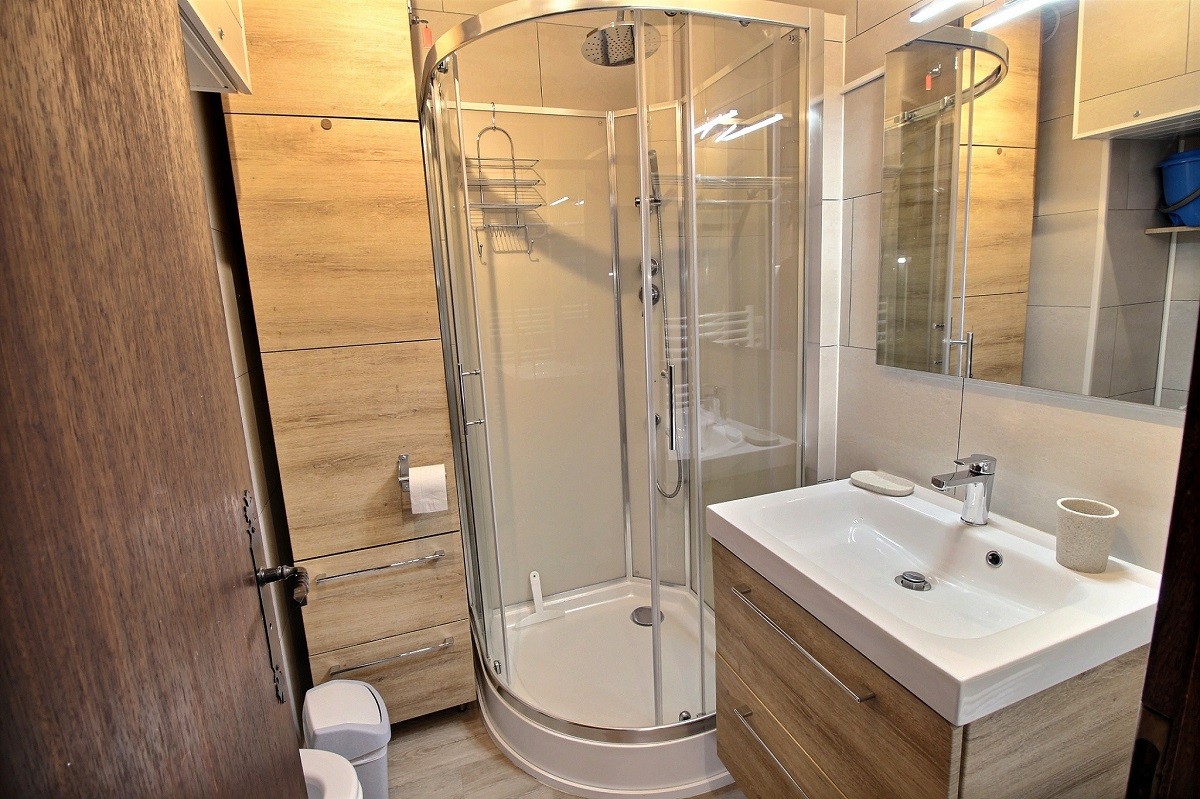 6-salle-de-douche-4254098