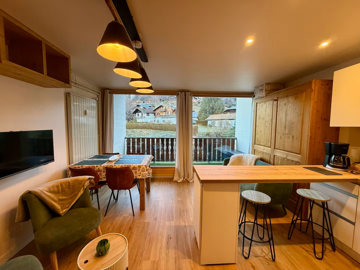 6d86c63b-62e9-4162-a4da-55e97ac454b8-8772560