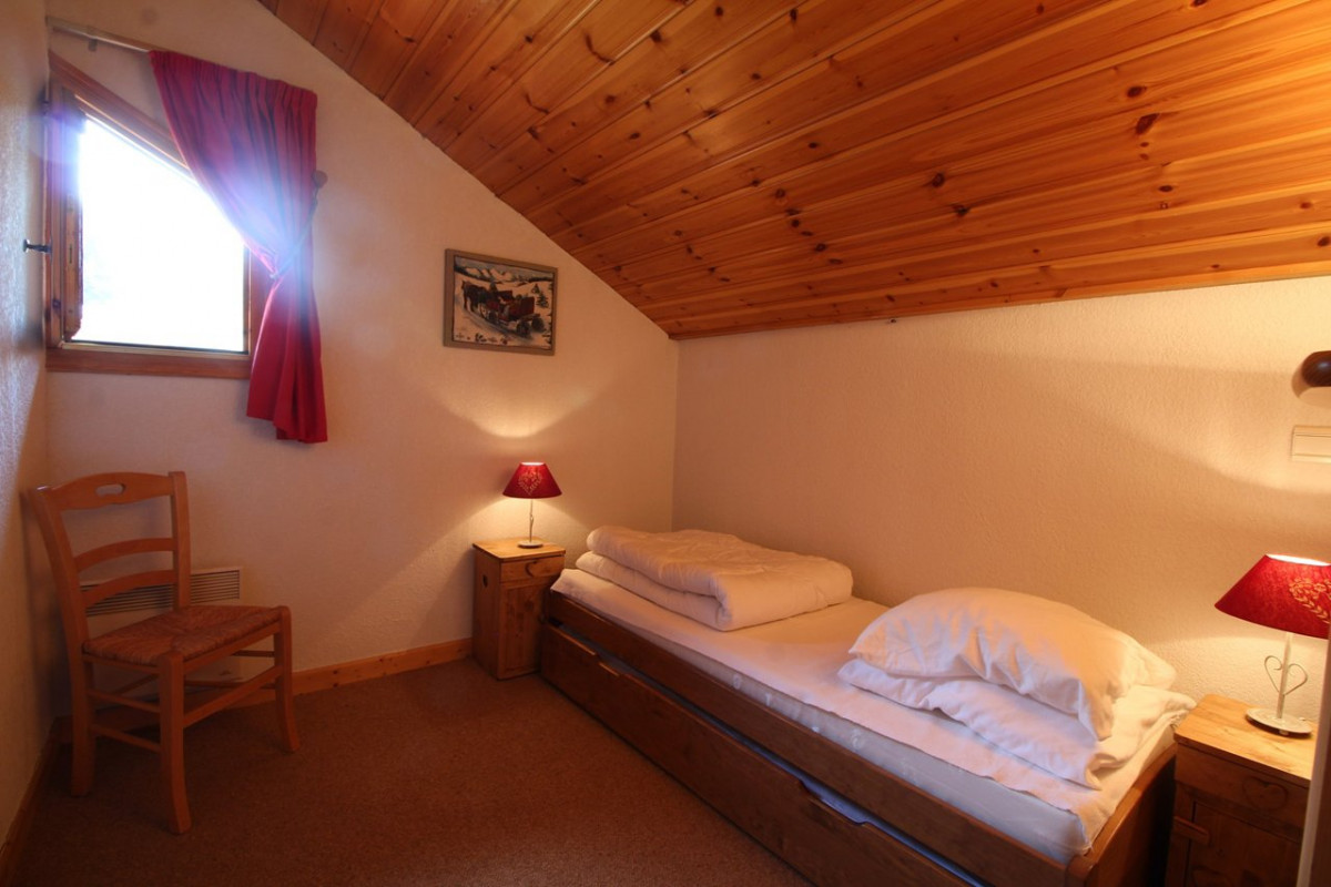 _clients_227430004_photos_145j_8918924