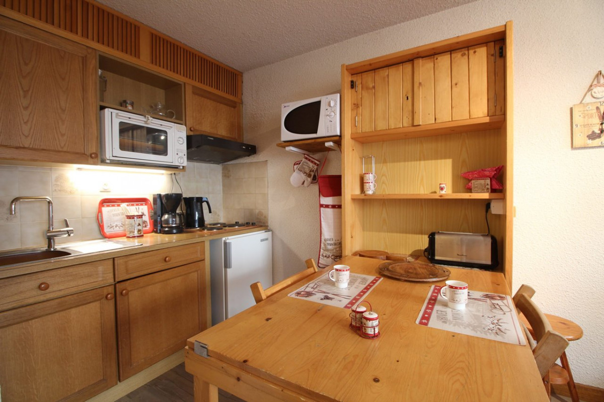 _clients_227430004_photos_52j_8393303