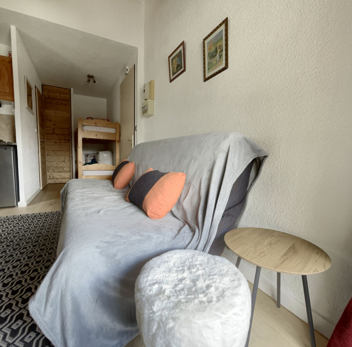 _lv_images__lot_0010300961_05_8349763
