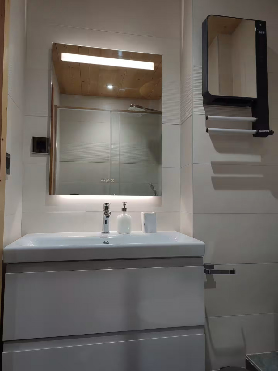 b3ab0107-b78a-4cb5-beea-ab0566a1f094-8581206 b3ab0107-b78a-4cb5-beea-ab0566a1f094-8581206