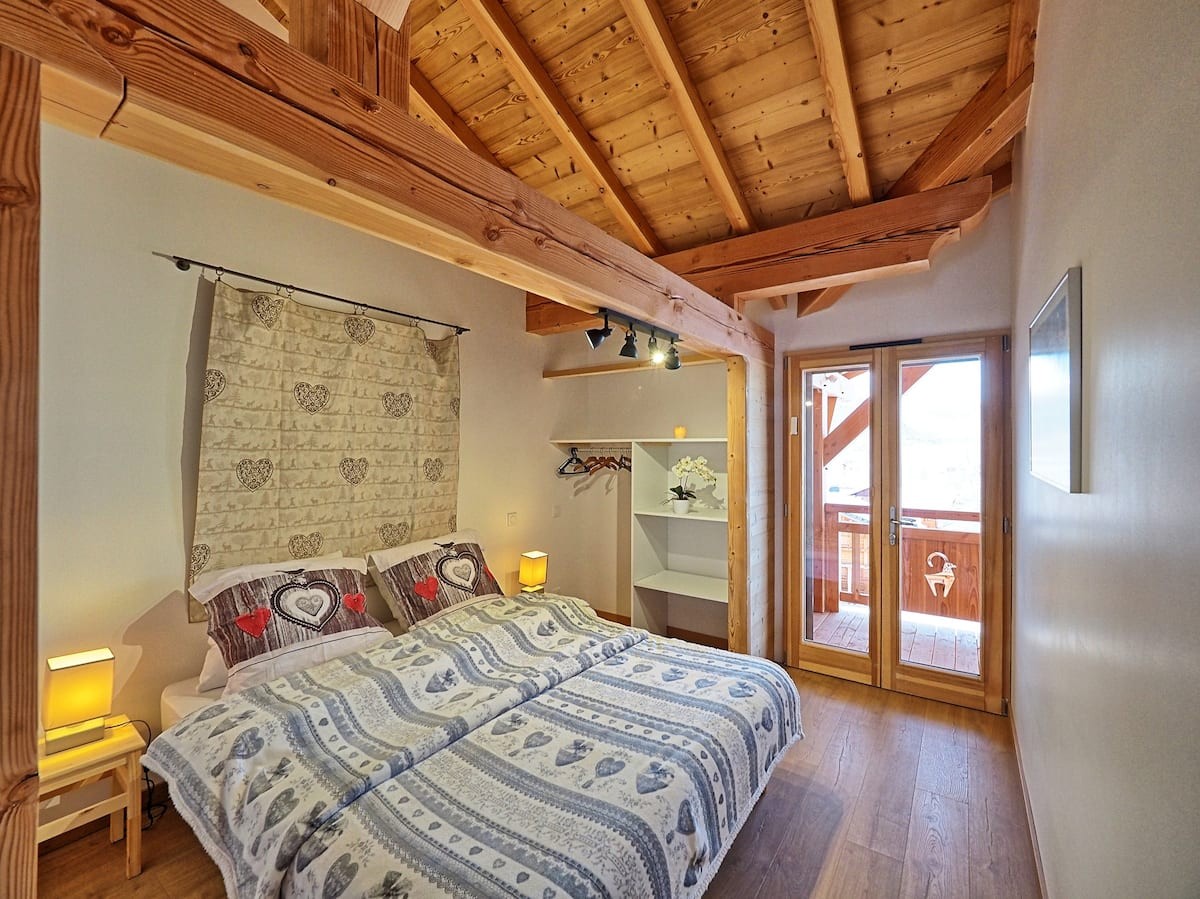 bed31a4b-30f2-46ab-8ccd-c4e3492d631c-6158099