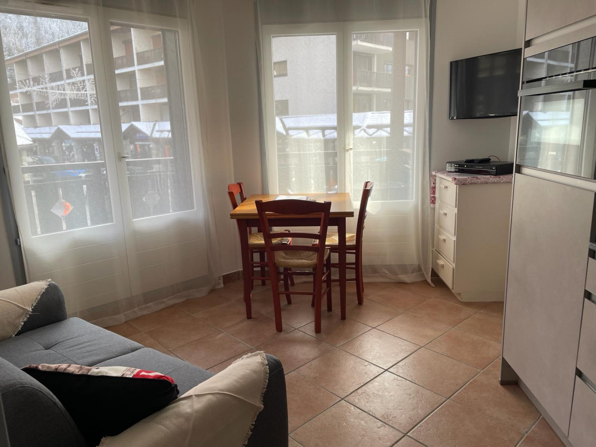 bibh3793-7004621