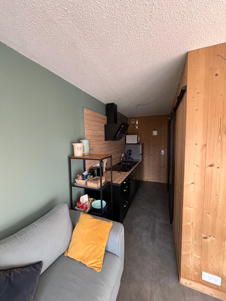 bmki2309-6815739