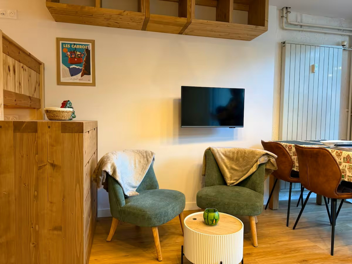 cdd51193-7f72-4a13-82e4-06e3c74d6ced-8772577