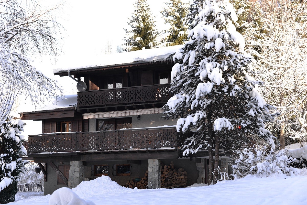 chalet-sous-la-neige-4162351