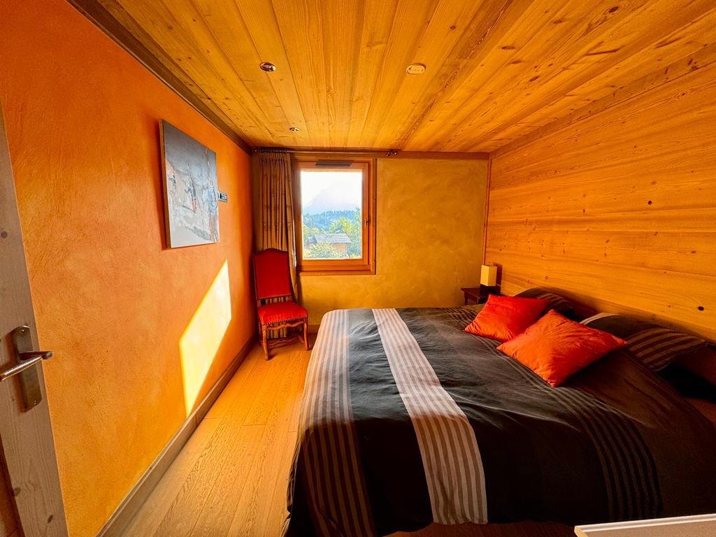 chambre-orange-6816888 chambre-orange-6816888