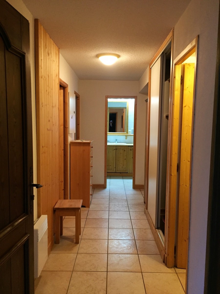 couloir-entree-4254124