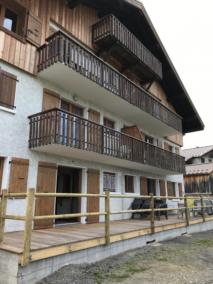 facade-6146415
