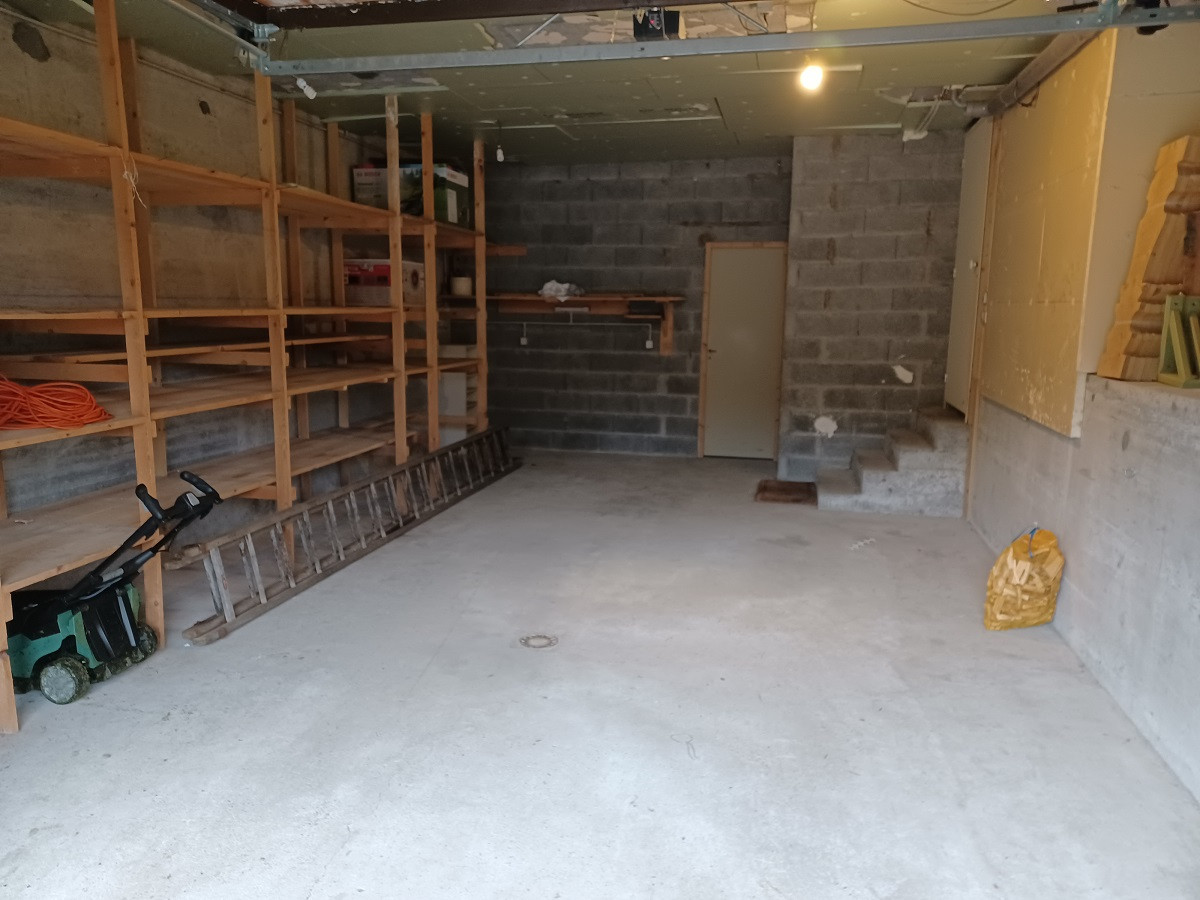 garage-6419740