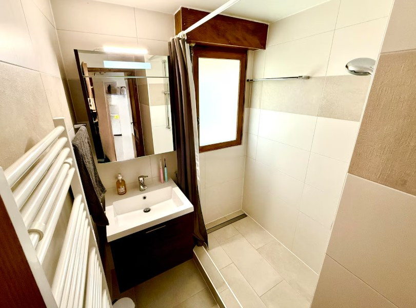 image00021-8601547 image00021-8601547