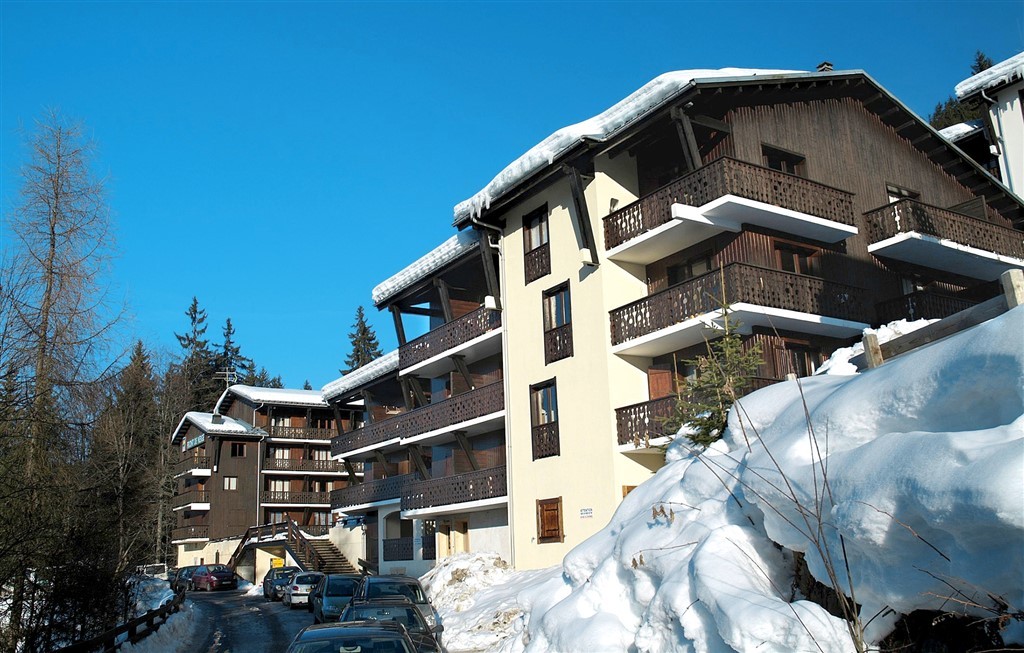 vacances-ski-les-carroz-d-araches-residence-odalys-front-de-neige