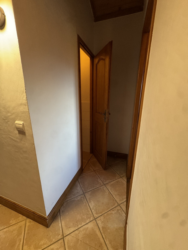 18-8504835 18-8504835