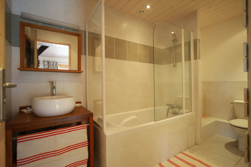 _clients_227430004_photos_10k_8892661