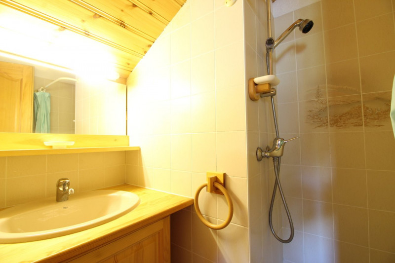 _clients_227430004_photos_145h_8860646