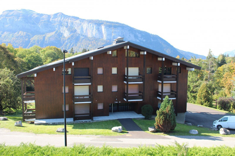 _clients_227430004_photos_3k_8911204