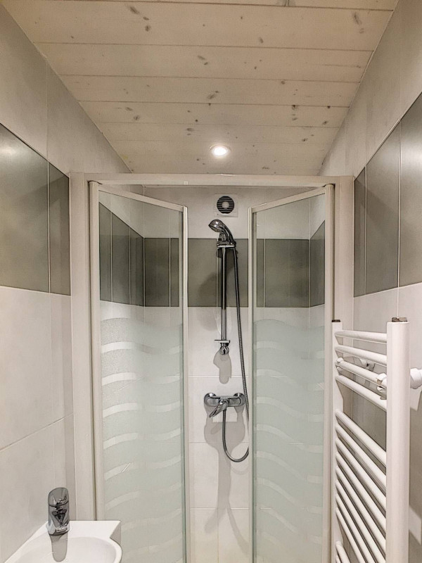 _clients_227430004_photos_9k_8838474