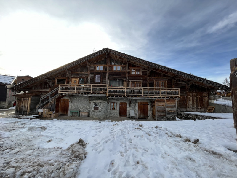 _lv_images__lot_0024308253_12_8103950