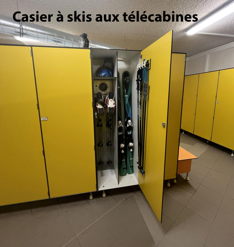 Consigne-skis  aux télécabinesTélécabines