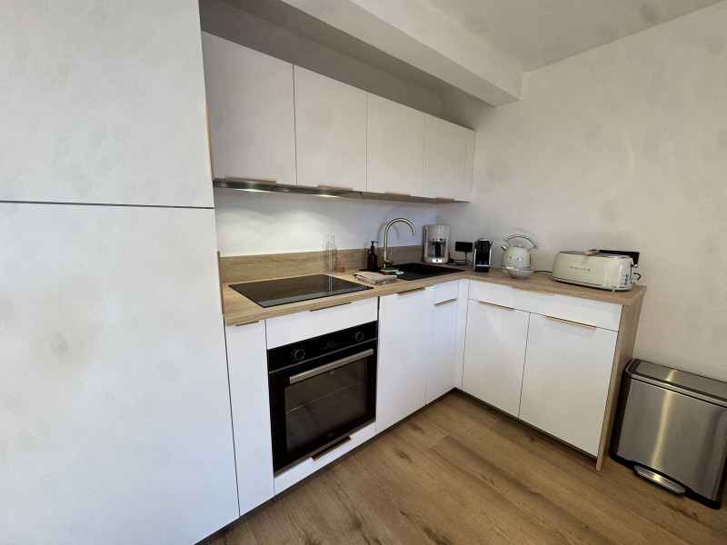 img-4795-8819000 img-4795-8819000