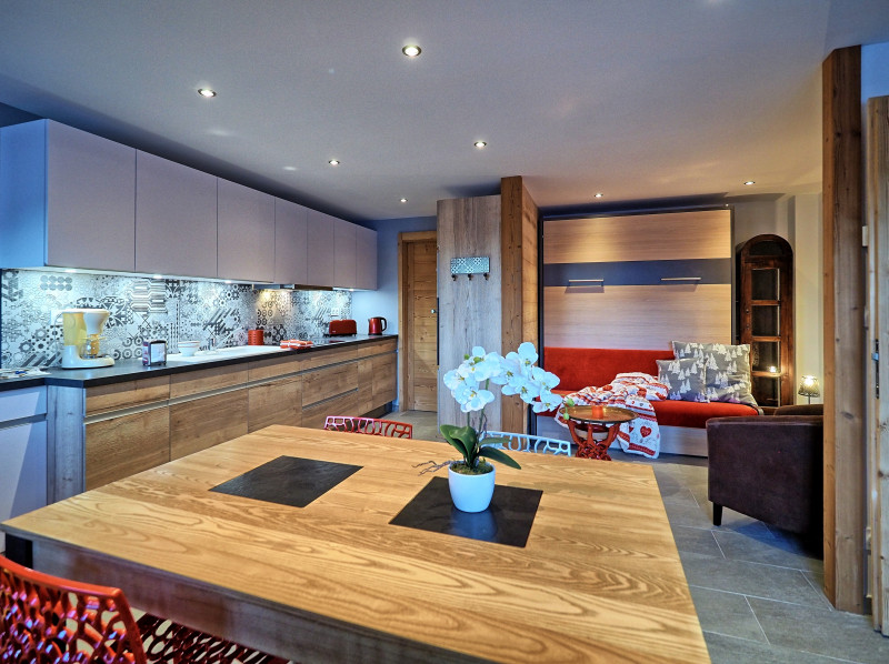 living4-8892620 living4-8892620