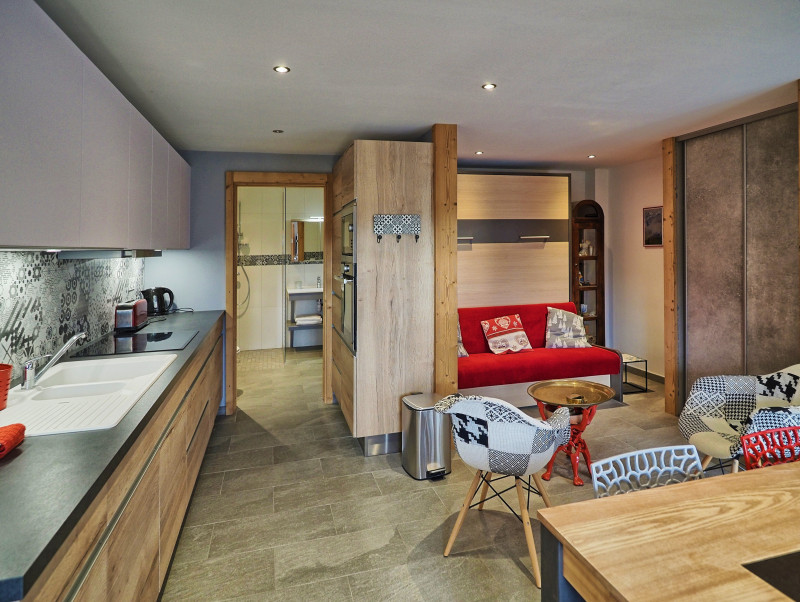 living6-8892621 living6-8892621